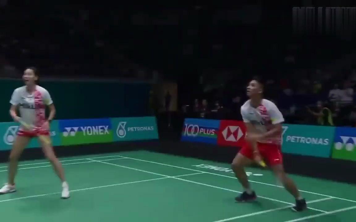 关于球星爆发！羽毛球赛场再现神级操作的信息