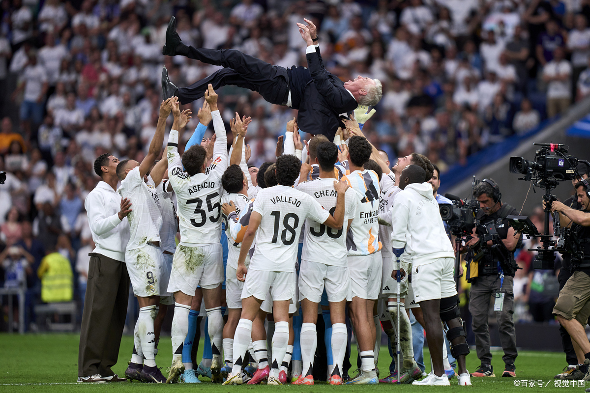 包含奥地利险胜皇马，蒂亚戈点燃赛场的词条