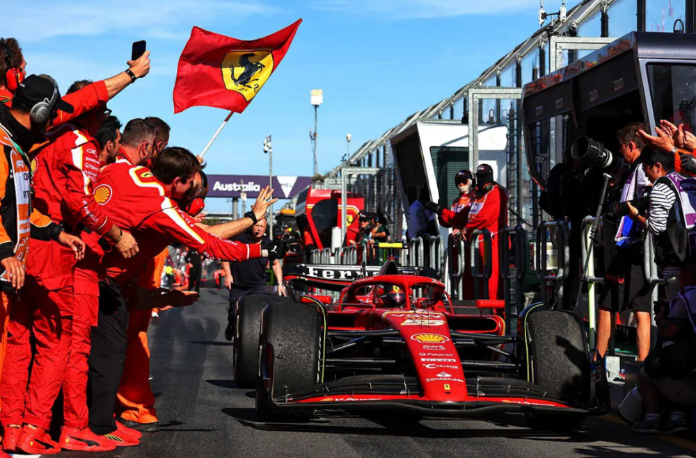 法拉利力克红牛二队，塞恩斯高光表现