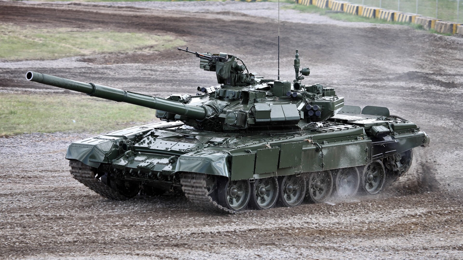 双线聚焦，F1速度风暴与新疆飞虎快攻节奏共绘新赛季速度与激情